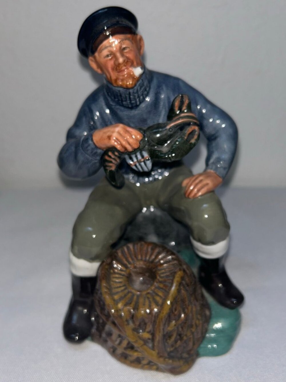MINT Royal Doulton "THE LOBSTER MAN" Figurine HN2317 with Intact Pipe & Antennae